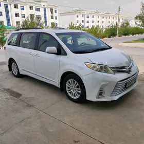 Toyota Sienna 2017