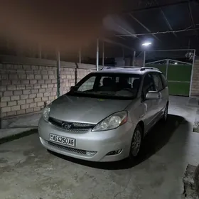 Водитель авто"Сиена"