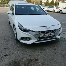 Hyundai Elantra 2022