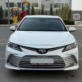 Toyota Camry 2021