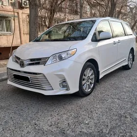 Toyota Sienna 2019