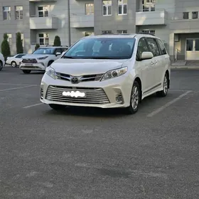 Toyota Sienna 2018