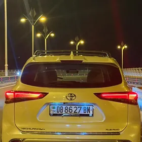 Toyota Highlander 2020