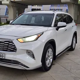 Toyota Highlander 2021