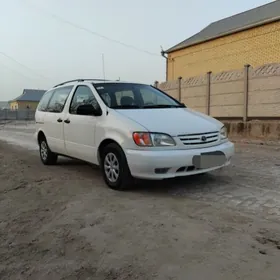 Toyota Sienna 2002