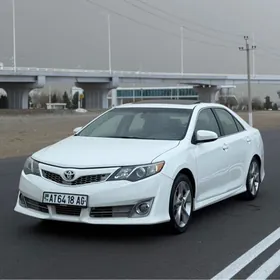 Toyota Camry 2014