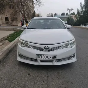 Toyota Camry 2014