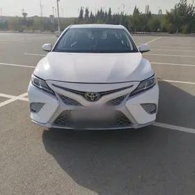 Toyota Camry 2020