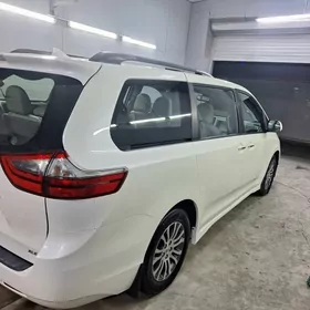 Toyota Sienna 2020