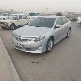 Toyota Camry 2013