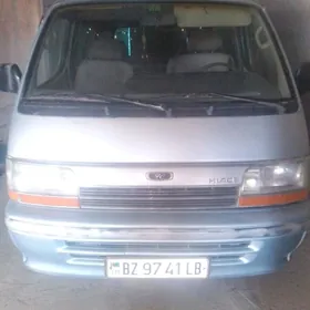 Toyota Hiace 1990