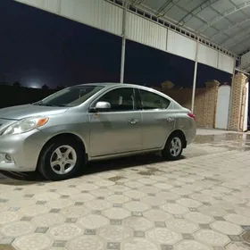 Nissan Versa 2013