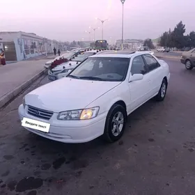 Toyota Camry 2001