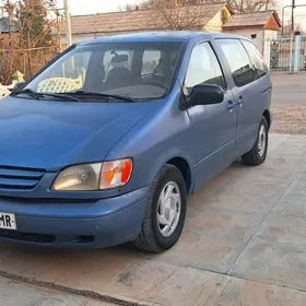 Toyota Sienna 2000