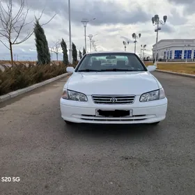 Toyota Camry 2000