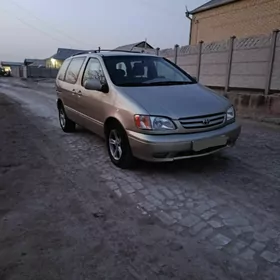 Toyota Sienna 2002