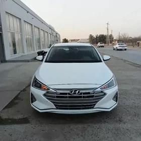 Hyundai Elantra 2020