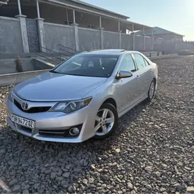 Toyota Camry 2014
