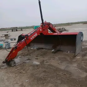 Lazerni ýer tekizleýan