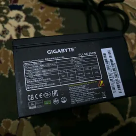 Blok pitanya Gigabyte 550W