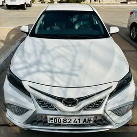 Toyota Camry 2021