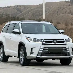 Toyota Highlander 2019