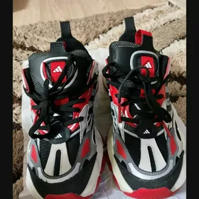 Кроссовки Адидас