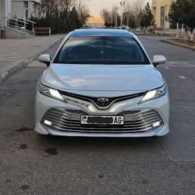 Toyota Camry 2019
