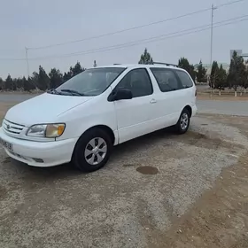 Toyota Sienna 2000