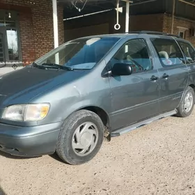 Toyota Sienna 1999