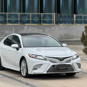 Toyota Camry 2018