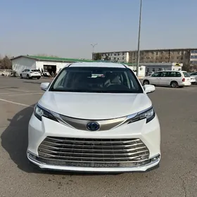 Toyota Sienna 2022