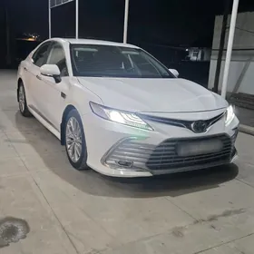Toyota Camry 2021