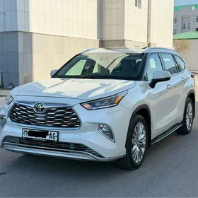 Toyota Highlander 2021