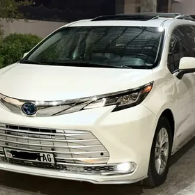 Toyota Sienna 2022