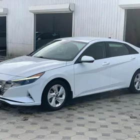 Hyundai Elantra 2022