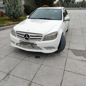 Mercedes-Benz C300 2010