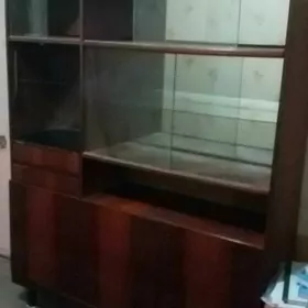 продается сервант