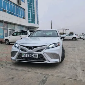 Toyota Camry 2021