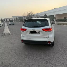 Toyota Highlander 2018