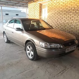 Toyota Camry 2001