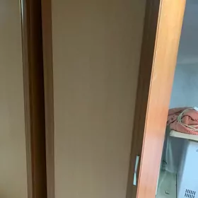 Gardirobnyy şifoner we şkaf