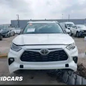 Toyota Highlander 2021