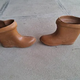 Элзащитные сапоги