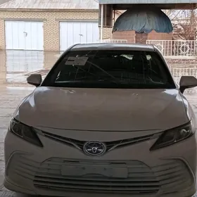 Toyota Camry Hybrid 2022