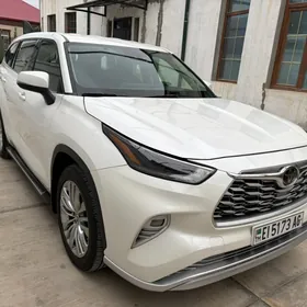 Toyota Highlander 2021