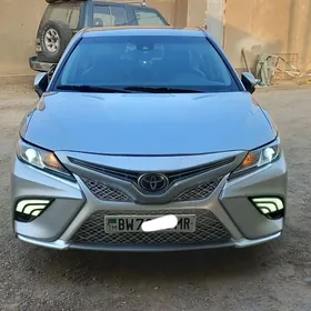 Toyota Camry 2019