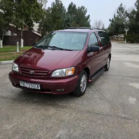 Toyota Sienna 2002