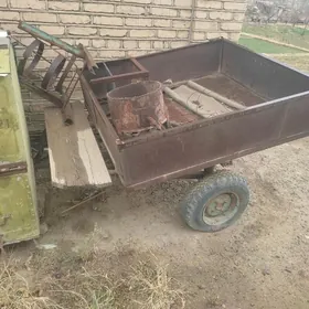 er sürýän traktoryň teleşkasy