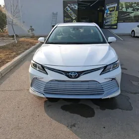 Toyota Camry 2022